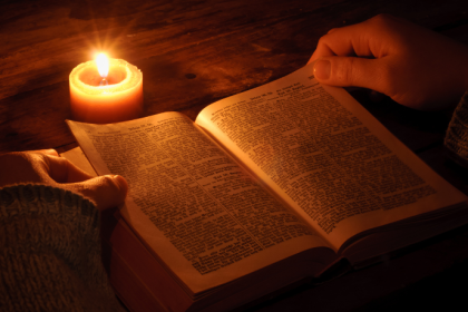 Pe. Dr. Jose Eduardo de Oliveira e Silva explica que a teologia é um caminho para aprofundar a fé e compreender mais plenamente quem é Deus.