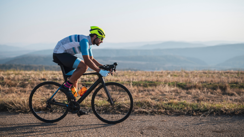 Ciclismo speed como ferramenta de alta performance e bem-estar sustentável: Márcio Velho da Silva explica como unir saúde e respeito ao meio ambiente.