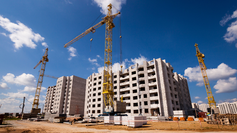 Como a industrialização na construção civil pode economizar recursos naturais e minimizar impactos ambientais, segundo Valderci Malagosini Machado.