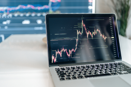 Valderci Malagosini Machado analisa como a industrialização na construção civil promove economia de recursos naturais e reduz emissões e desperdícios.