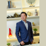 Milton Seigi Hayashi analisa os avanços em cicatrização e biomateriais na cirurgia plástica.