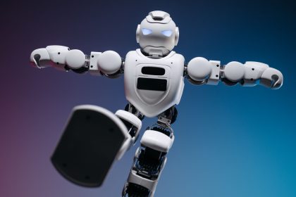 Robô humanoide em movimento durante uma demonstração de robótica.