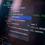 Tela de computador exibe código e opções de ações de inteligência artificial para desenvolvimento de software.